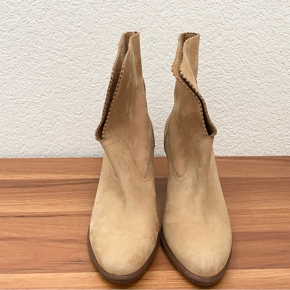 UGG “Thames” Nude Suede Leather Ankle Heeled Boots in Wet Sand Color Size 6 - Picture 5 of 16